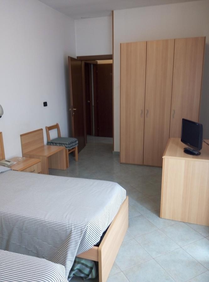 Hotel Cristallo Novara Kültér fotó