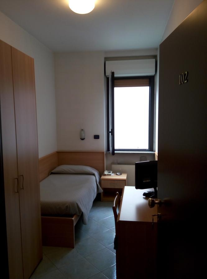 Hotel Cristallo Novara Kültér fotó