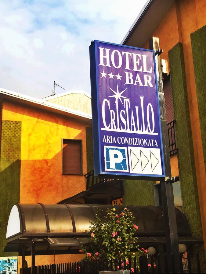 Hotel Cristallo Novara Kültér fotó