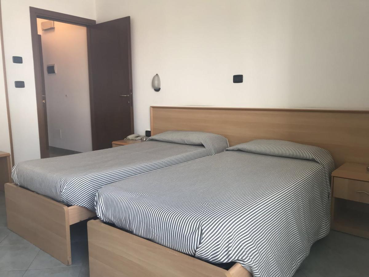 Hotel Cristallo Novara Kültér fotó